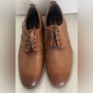 Like new Rockport Men’s Leather Shoes. Size 11M.